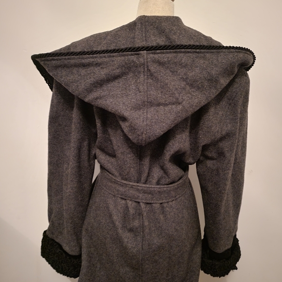 VINTAGE Grey Poncho style Trench Coat black woven accents Wool Jacket - Picture 6 of 9